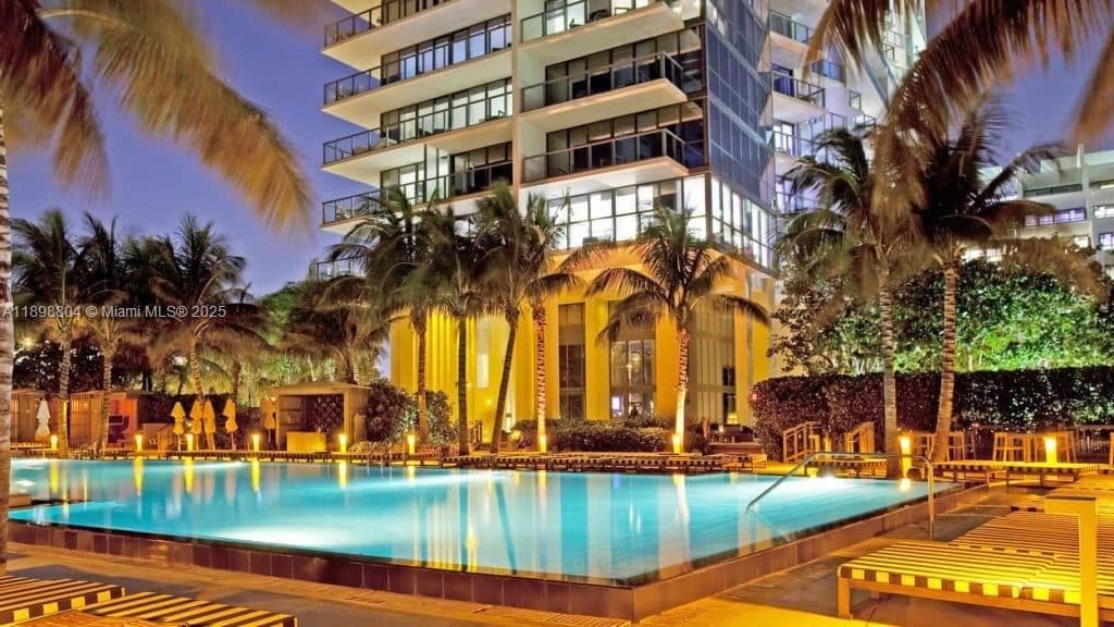 2201 Collins Ave 626 photo 11