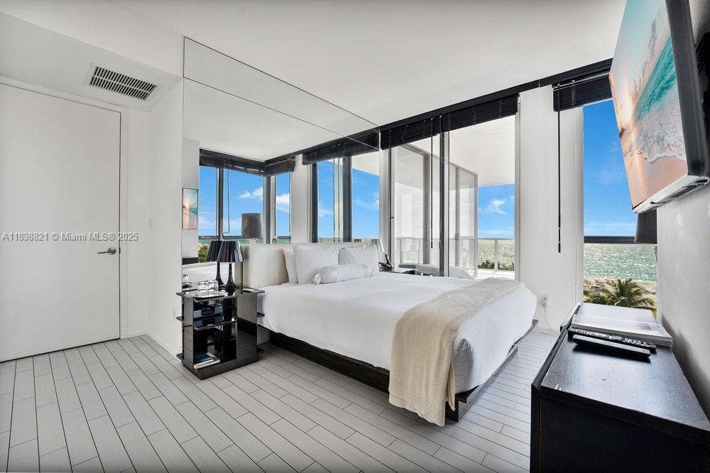 2201 Collins Ave 628 photo 13