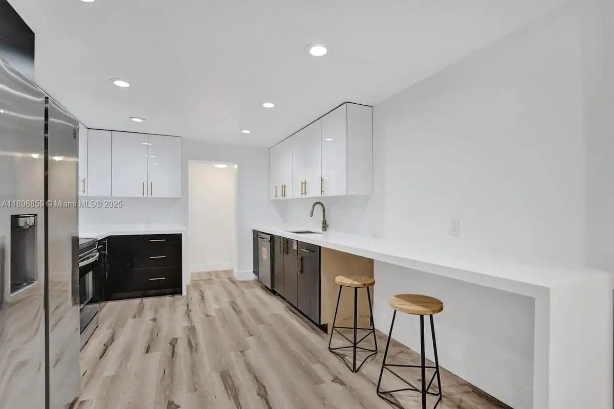 2100 SW 28th Way photo 13