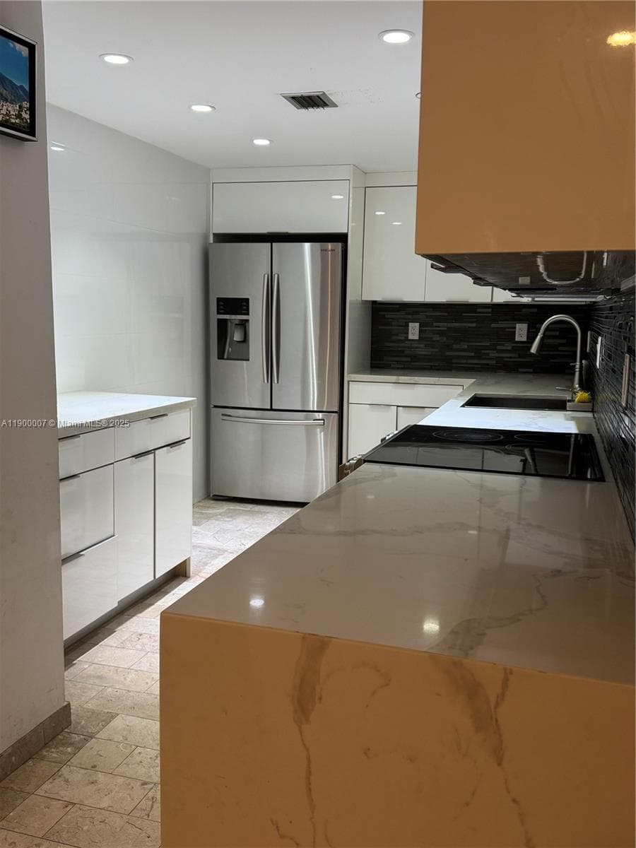 600 Three Islands Blvd 1206 photo 24