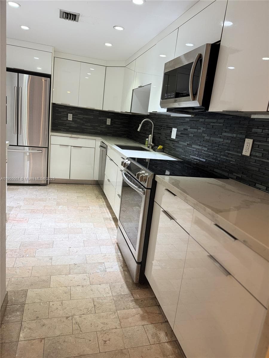 600 Three Islands Blvd 1206 photo 25