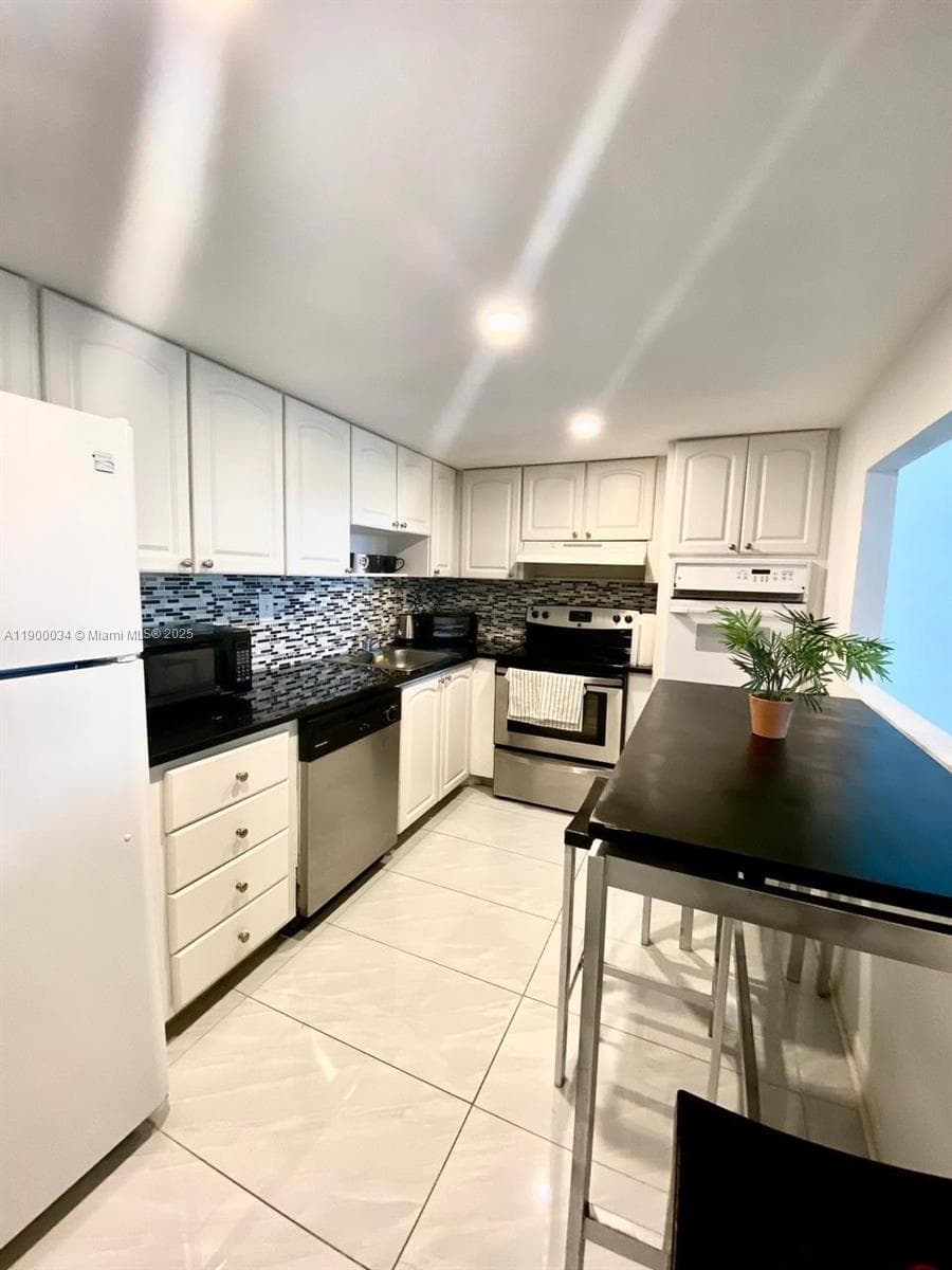 19370 Collins Ave 415 photo 15