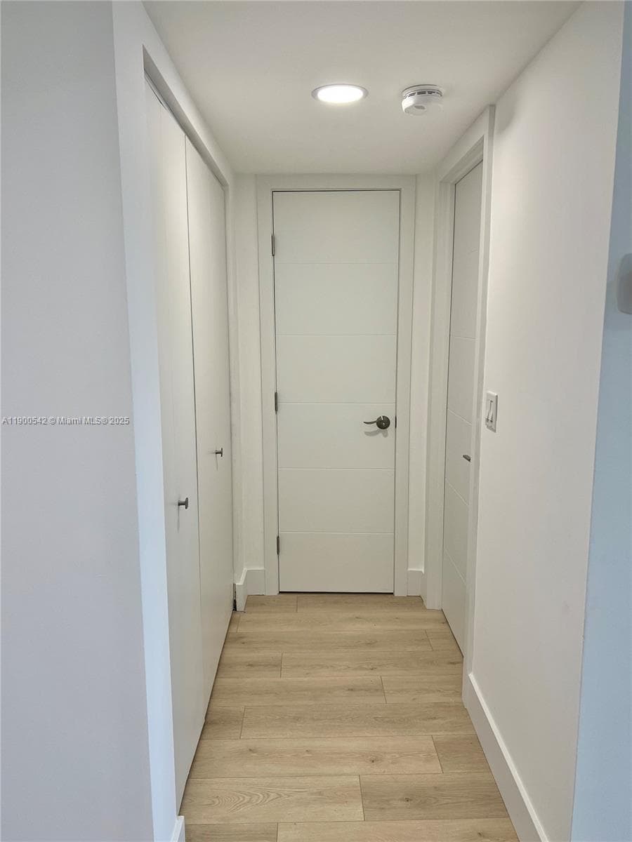 300 Diplomat Pkwy 518 photo 9