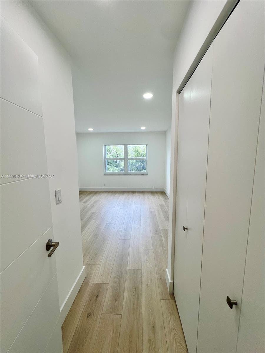 300 Diplomat Pkwy 518 photo 10