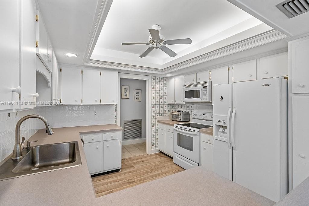 5151 Highway A1a 404 photo 22