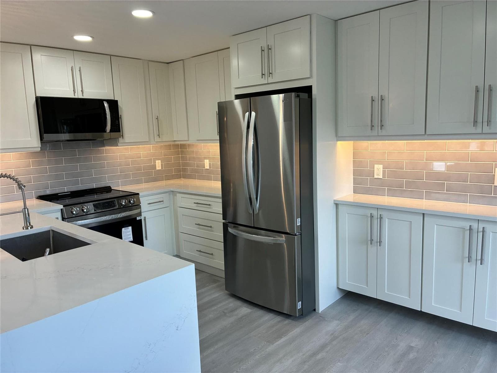 214 Monaco Drive 214 photo 2