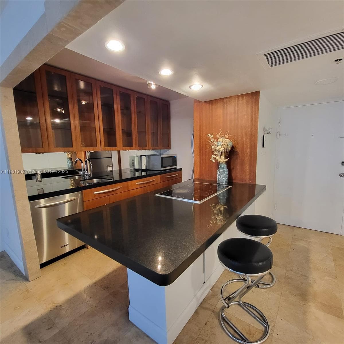 100 Lincoln Rd 1111 photo 10