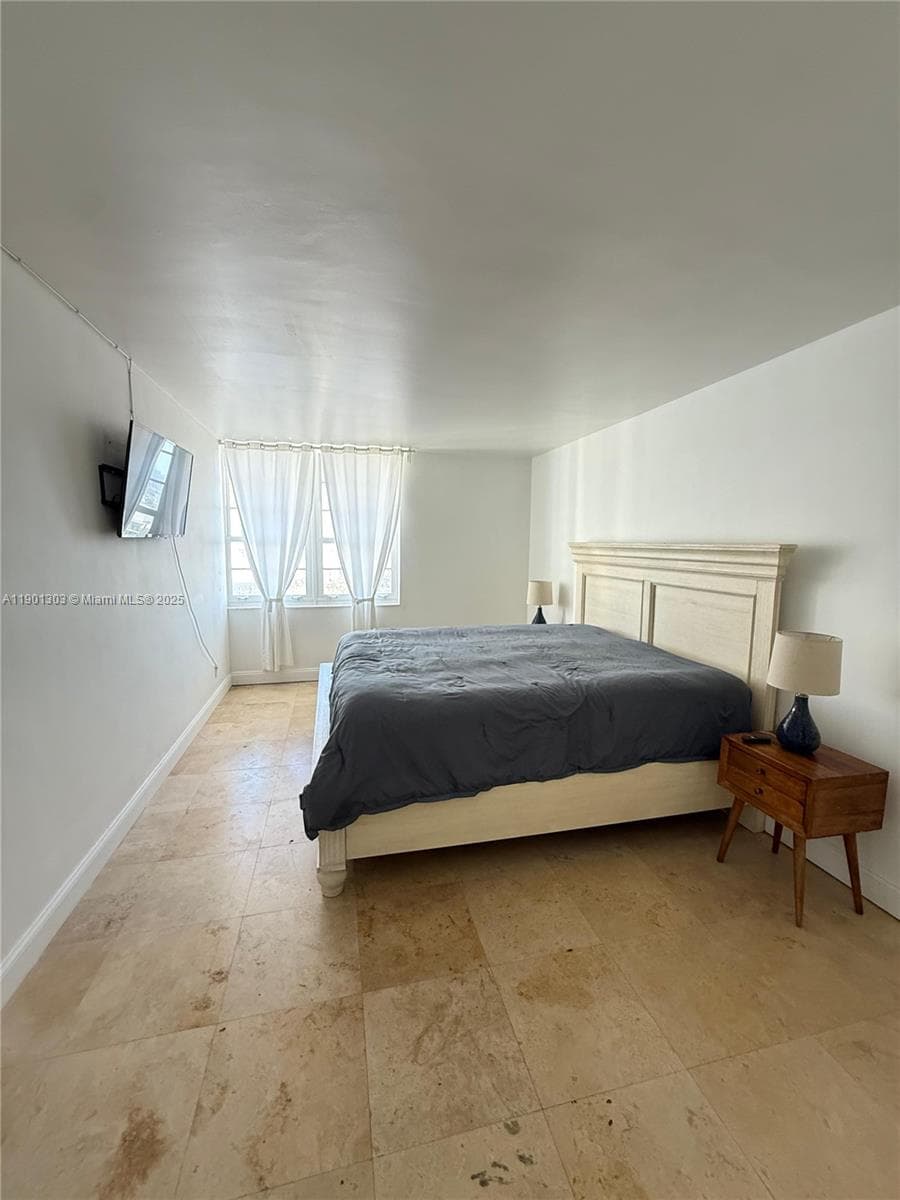 100 Lincoln Rd 1111 photo 8