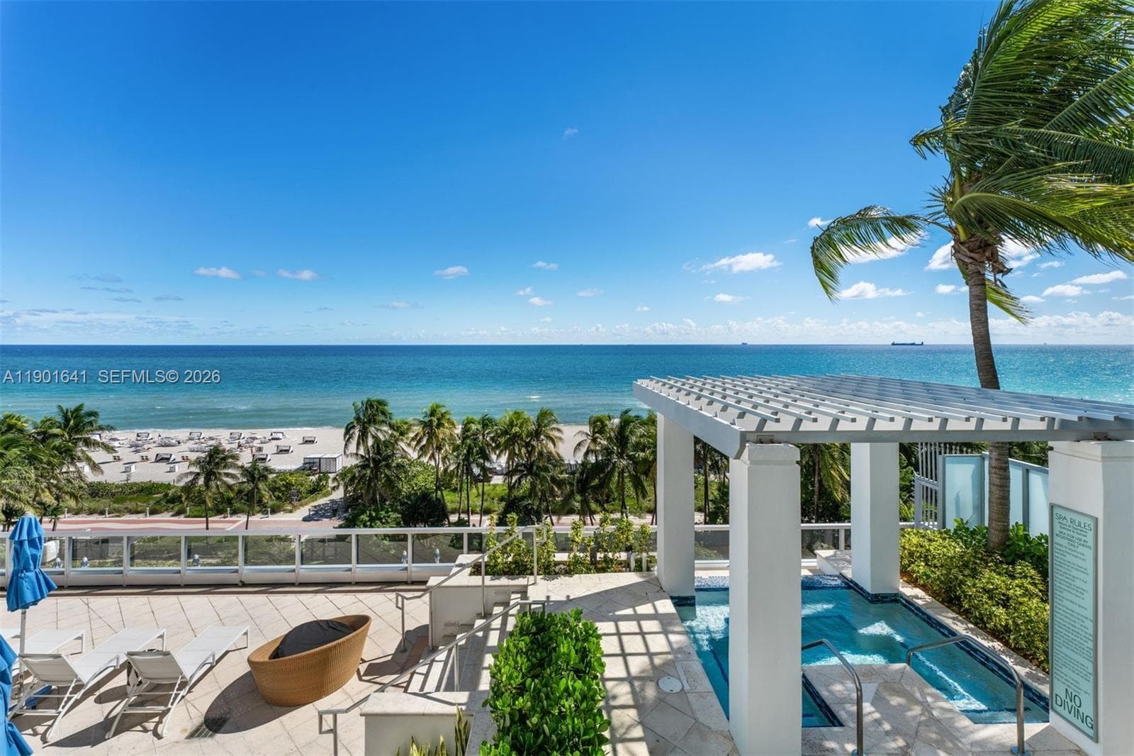 4391 Collins Ave 512 photo 4