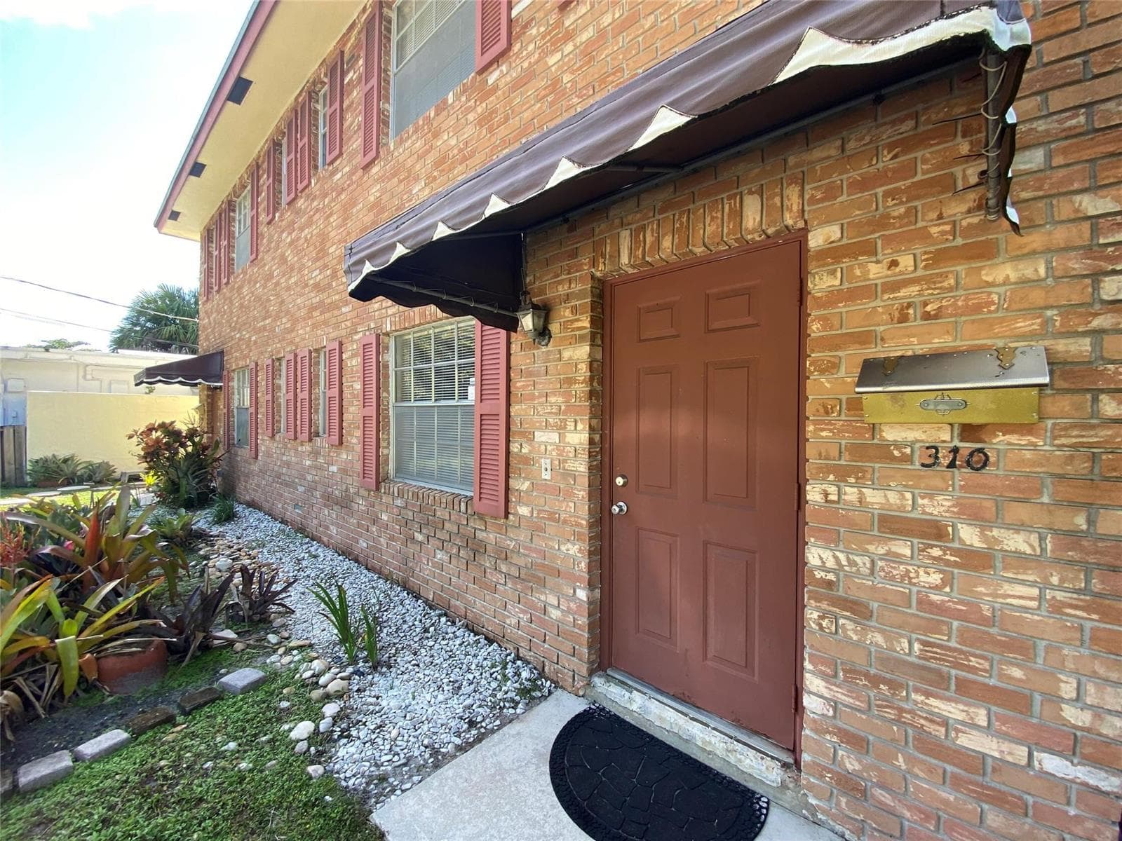 310 SW 11th Court photo 4