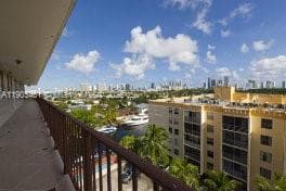2903 N Miami Beach Blvd 806 photo 23