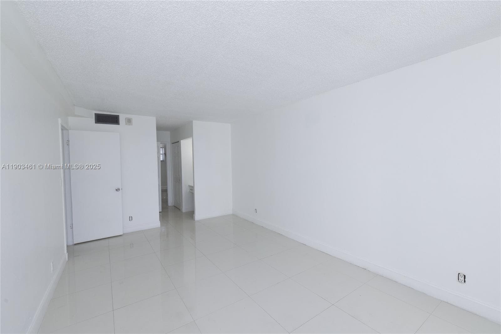 2903 N Miami Beach Blvd 806 photo 22
