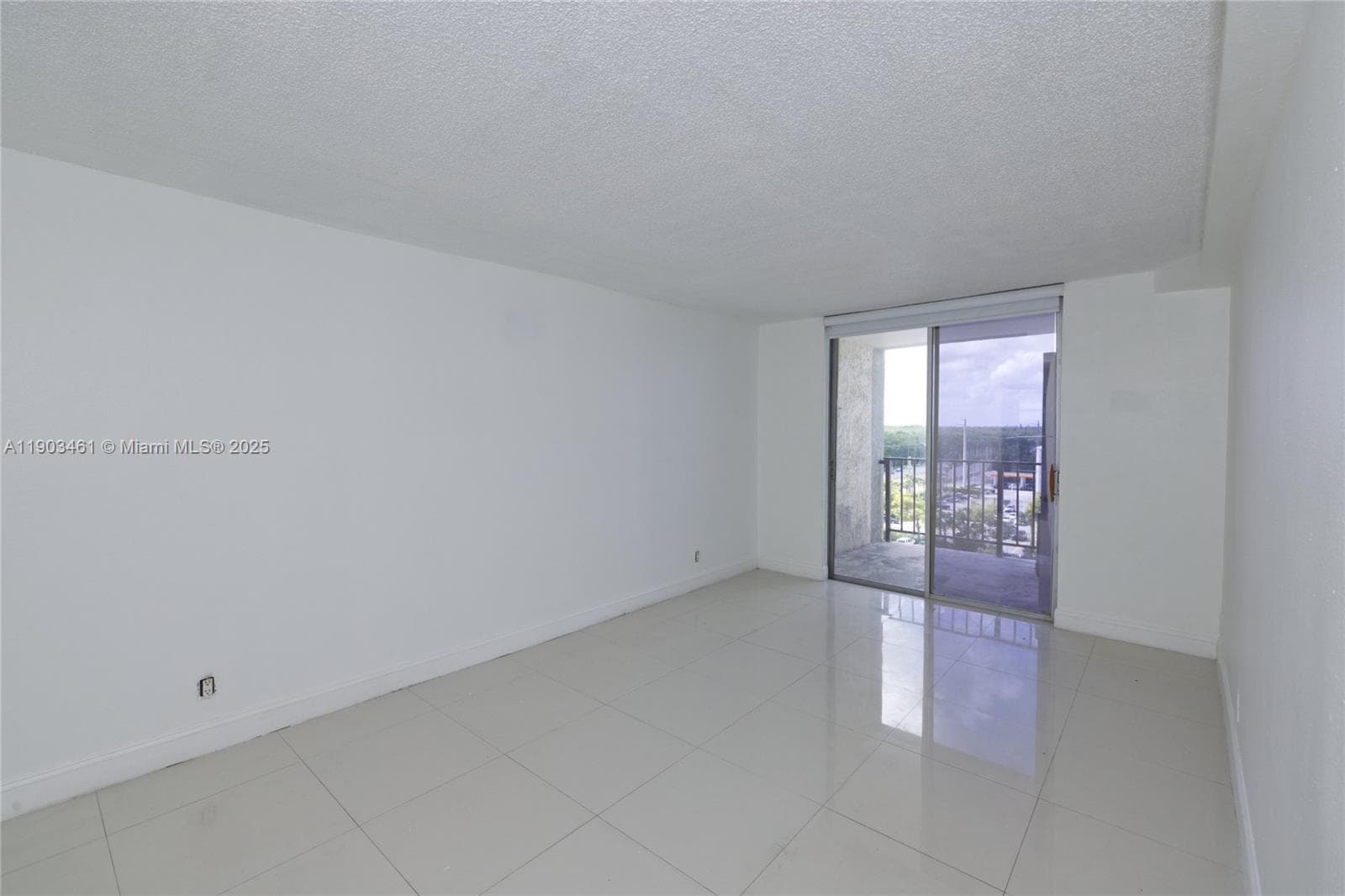 2903 N Miami Beach Blvd 806 photo 15