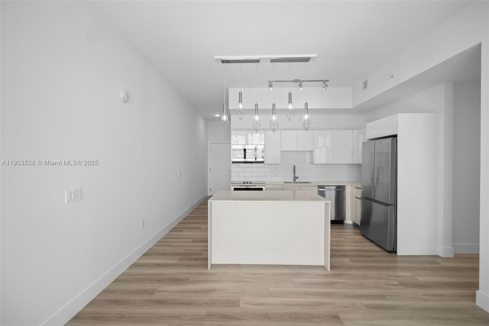 101 Diplomat Pkwy 2306 photo 15