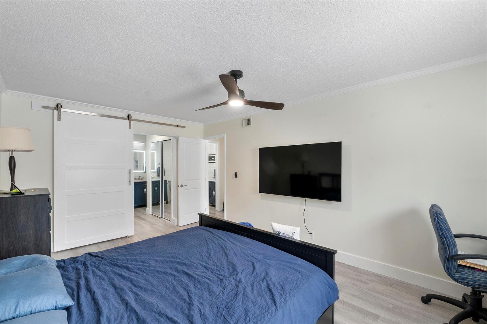 6205 Bay Club Drive 3 photo 11