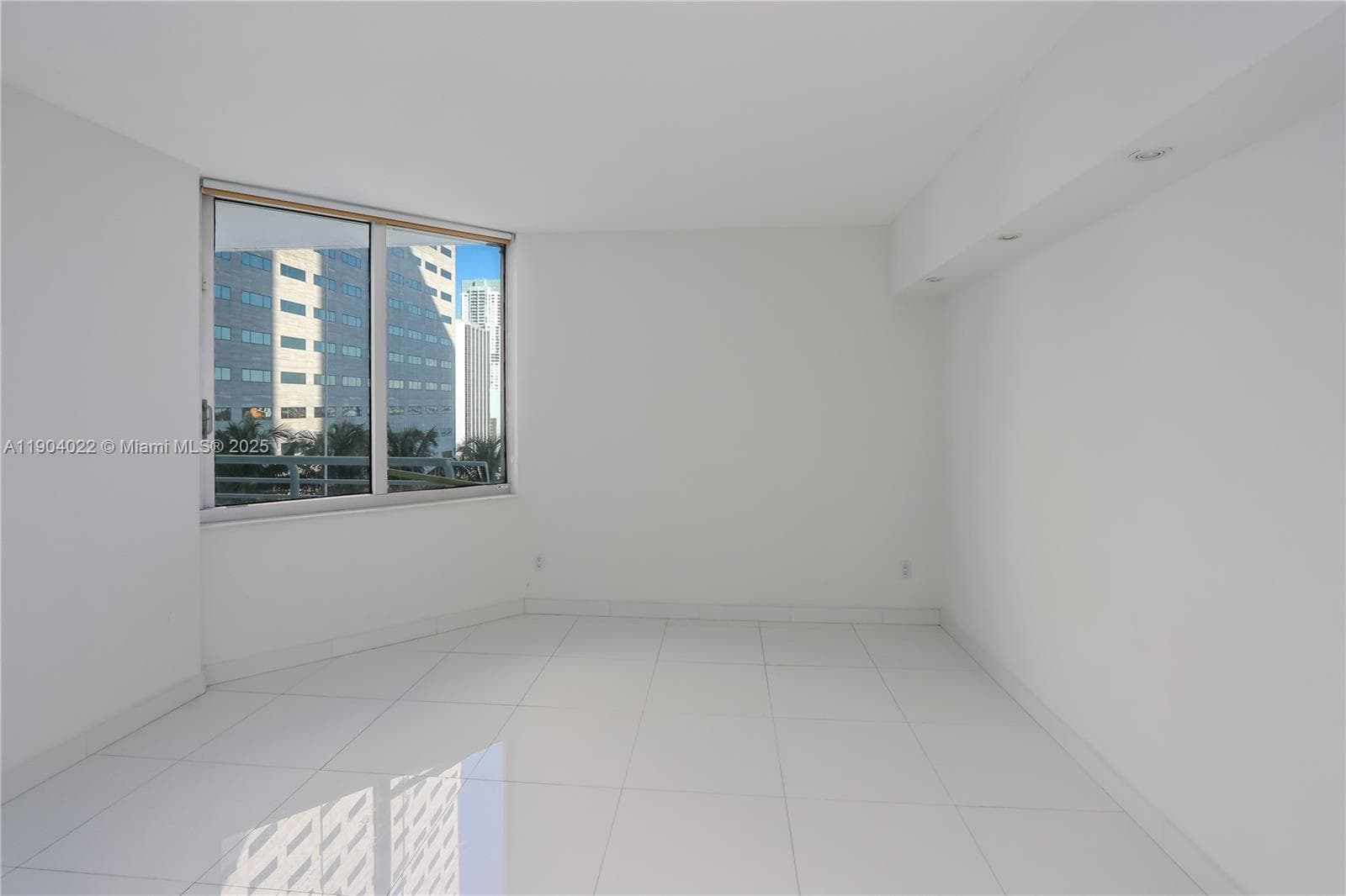 325 S Biscayne Blvd 1722 photo 5