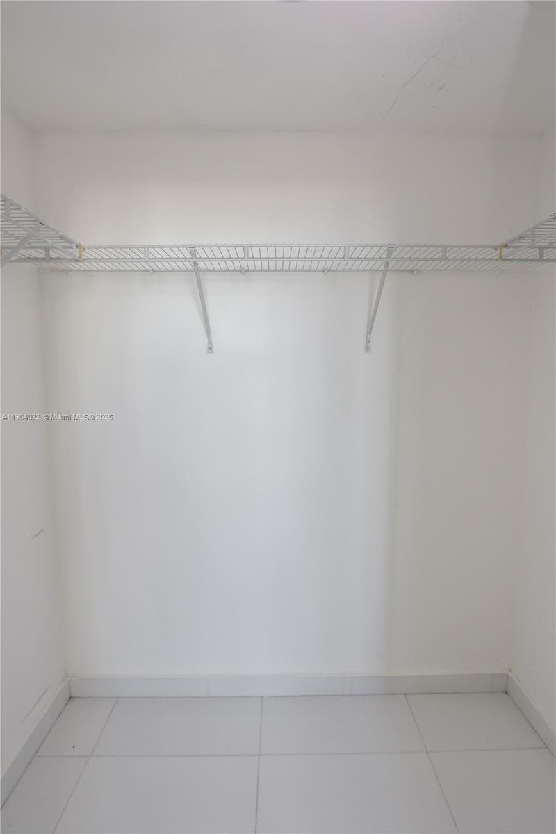 325 S Biscayne Blvd 1722 photo 11