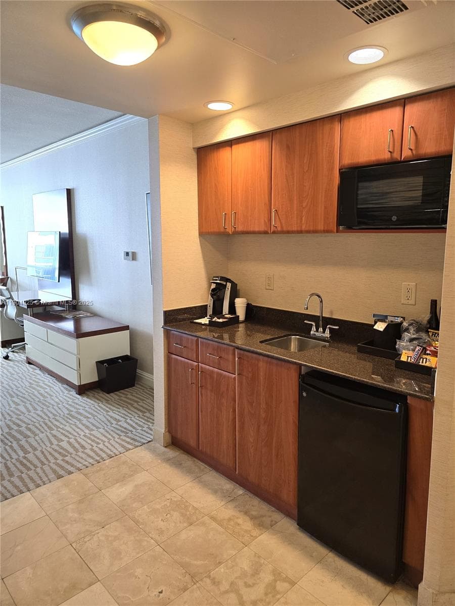 18001 Collins Ave 1608 photo 7