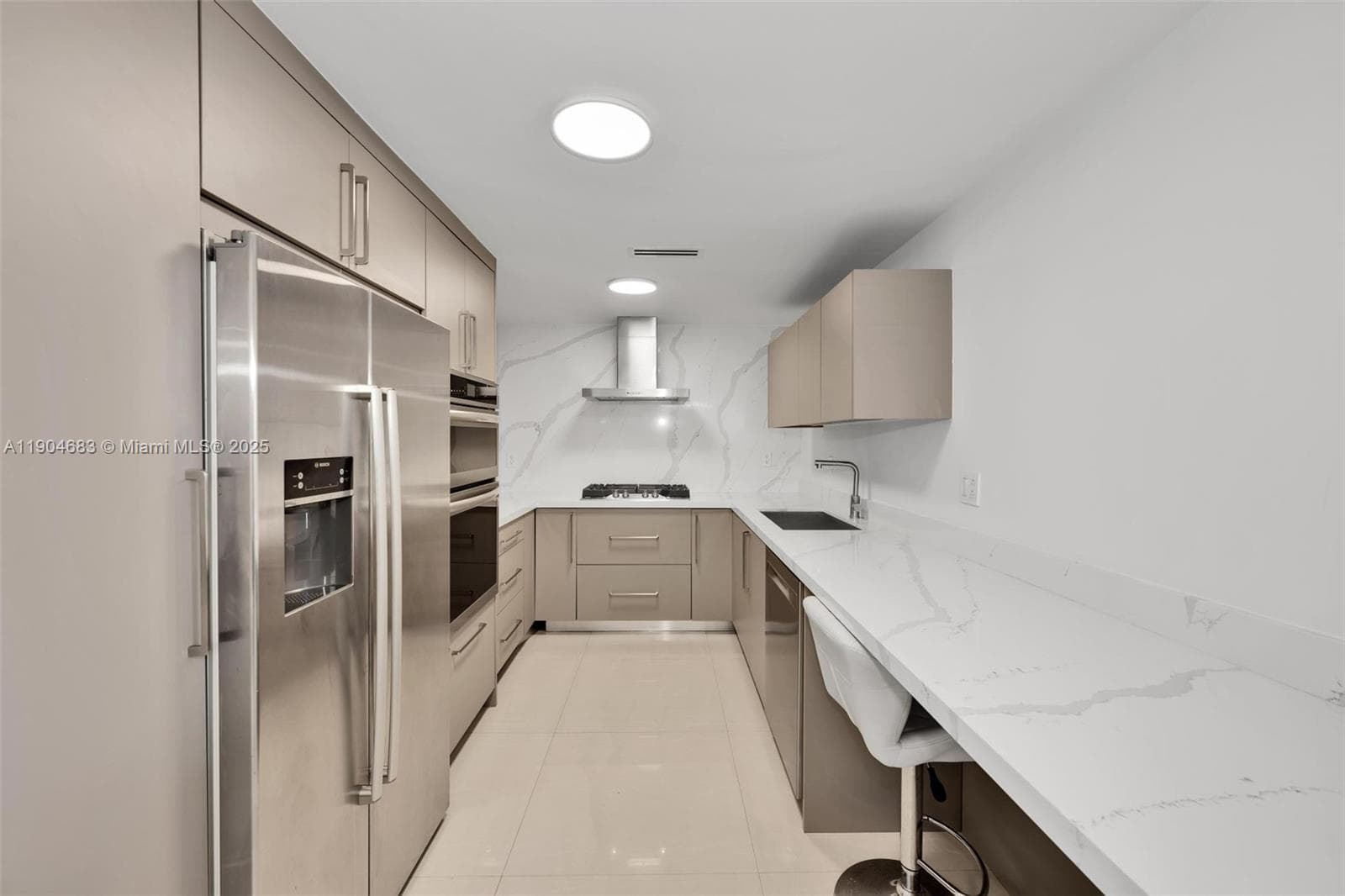 3140 S Ocean Dr 1011 photo 16