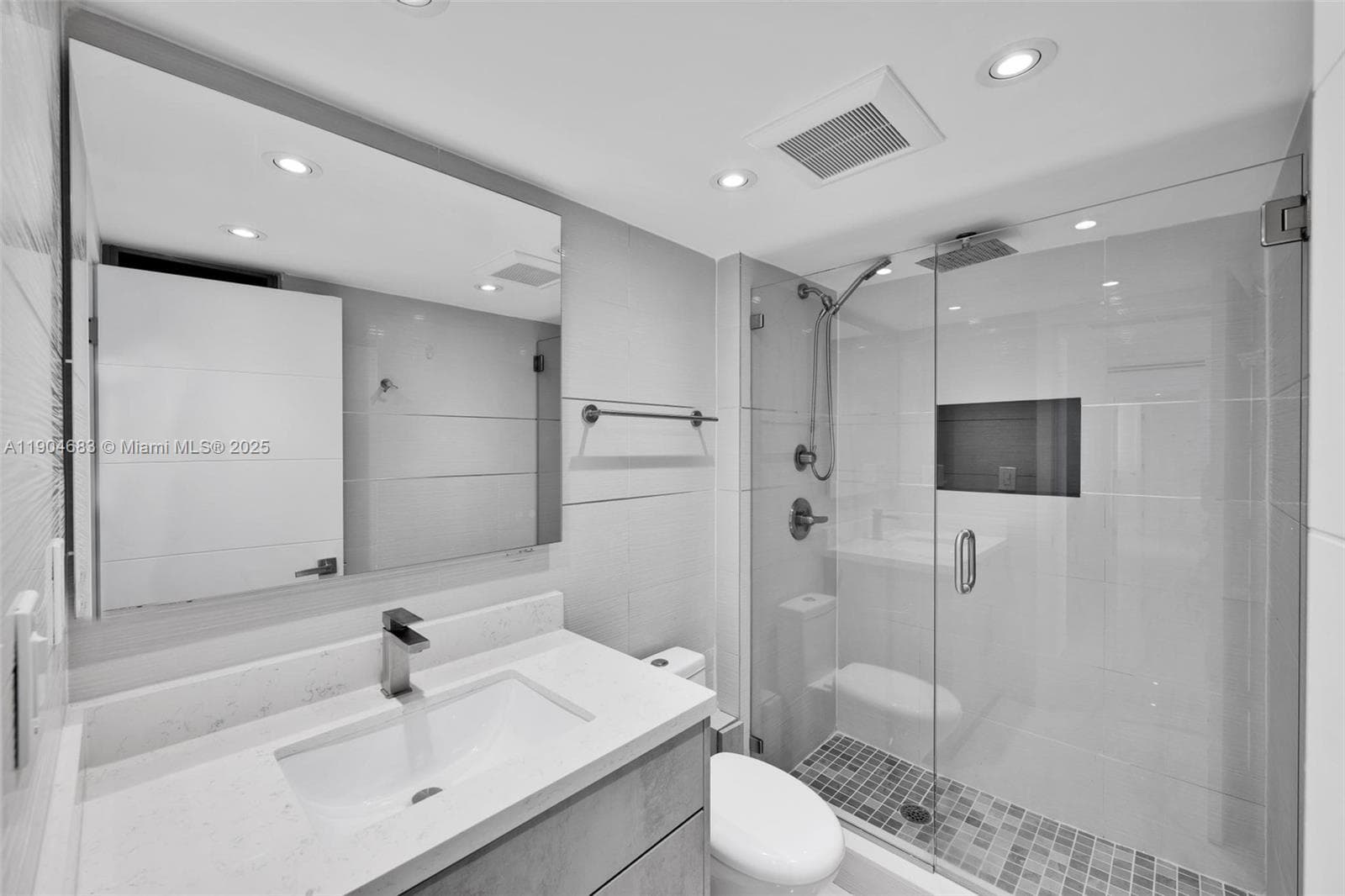 3140 S Ocean Dr 1011 photo 12