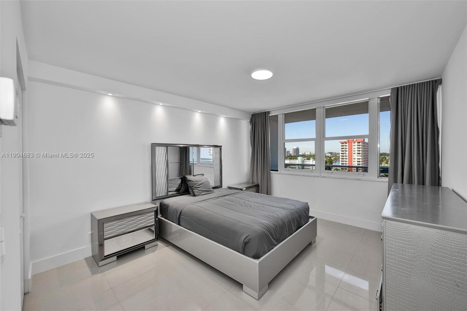 3140 S Ocean Dr 1011 photo 10