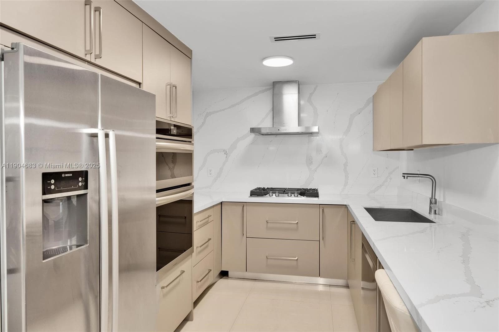 3140 S Ocean Dr 1011 photo 15