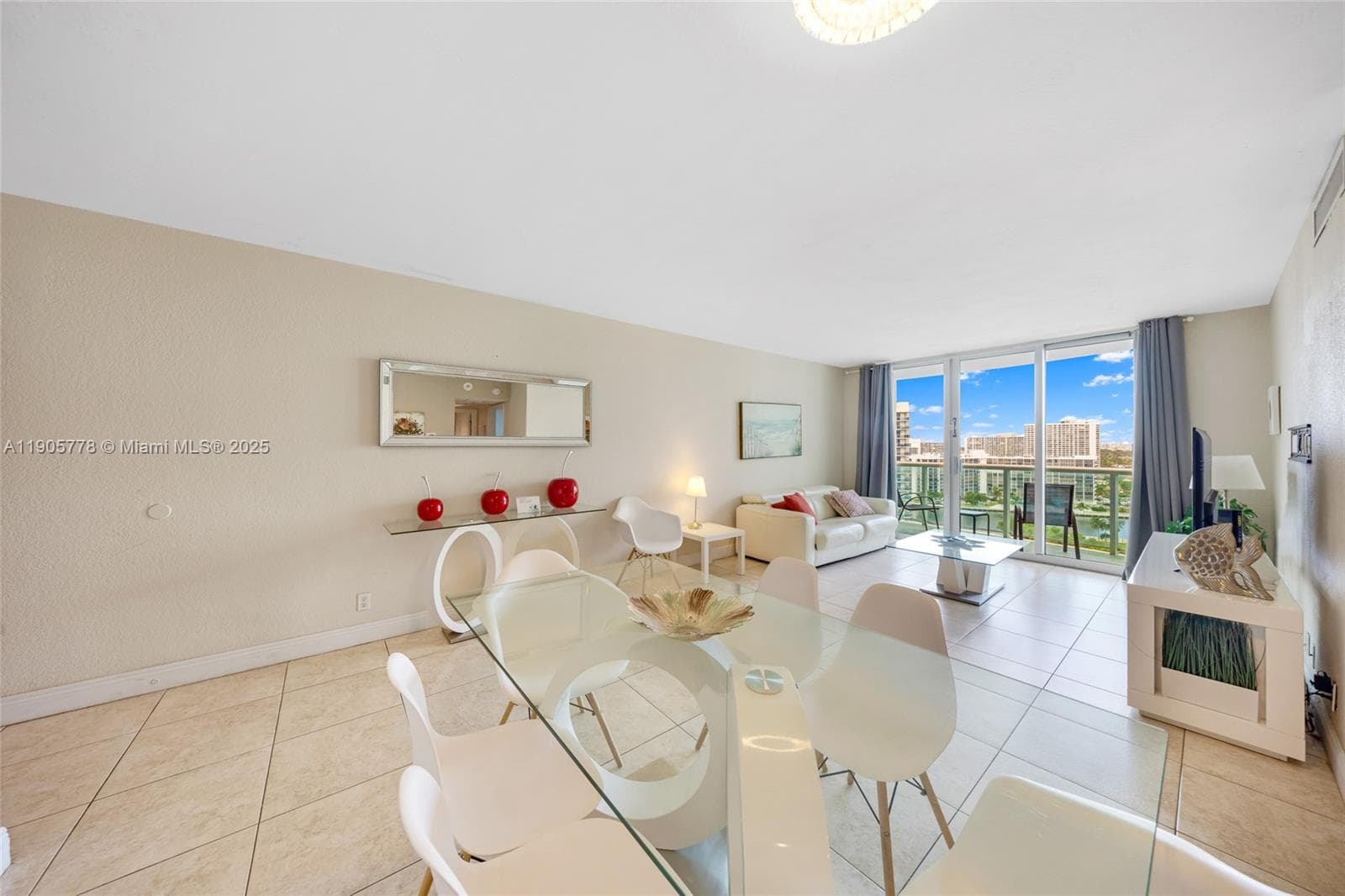 3801 S Ocean Dr 15R photo 3