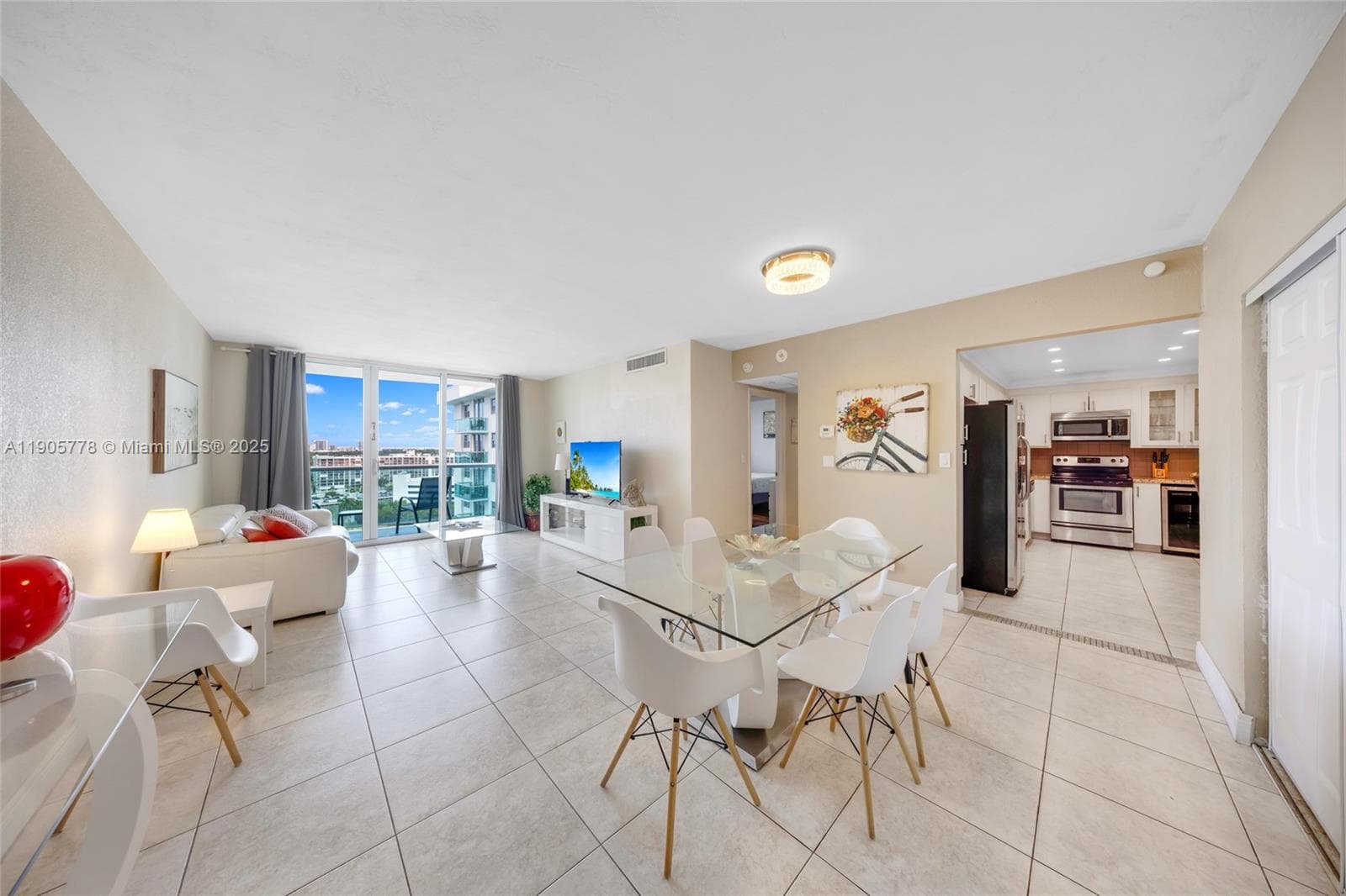 3801 S Ocean Dr 15R photo 1