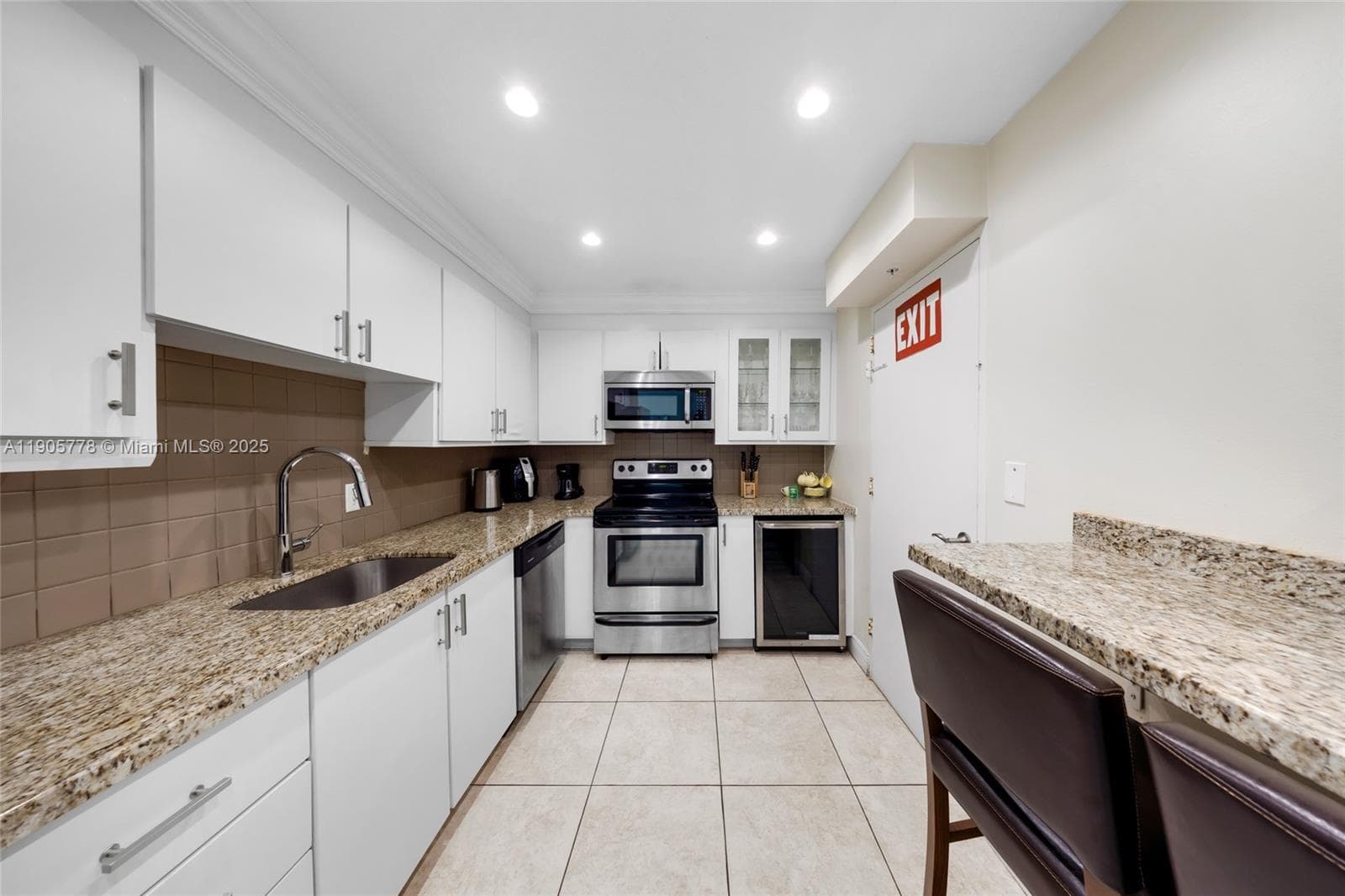 3801 S Ocean Dr 15R photo 9