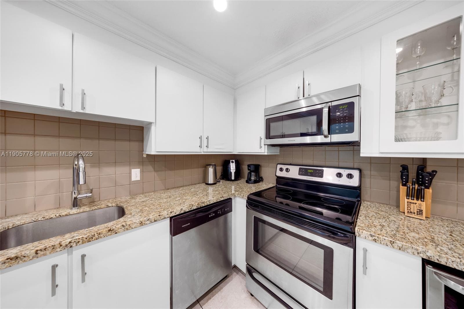 3801 S Ocean Dr 15R photo 10