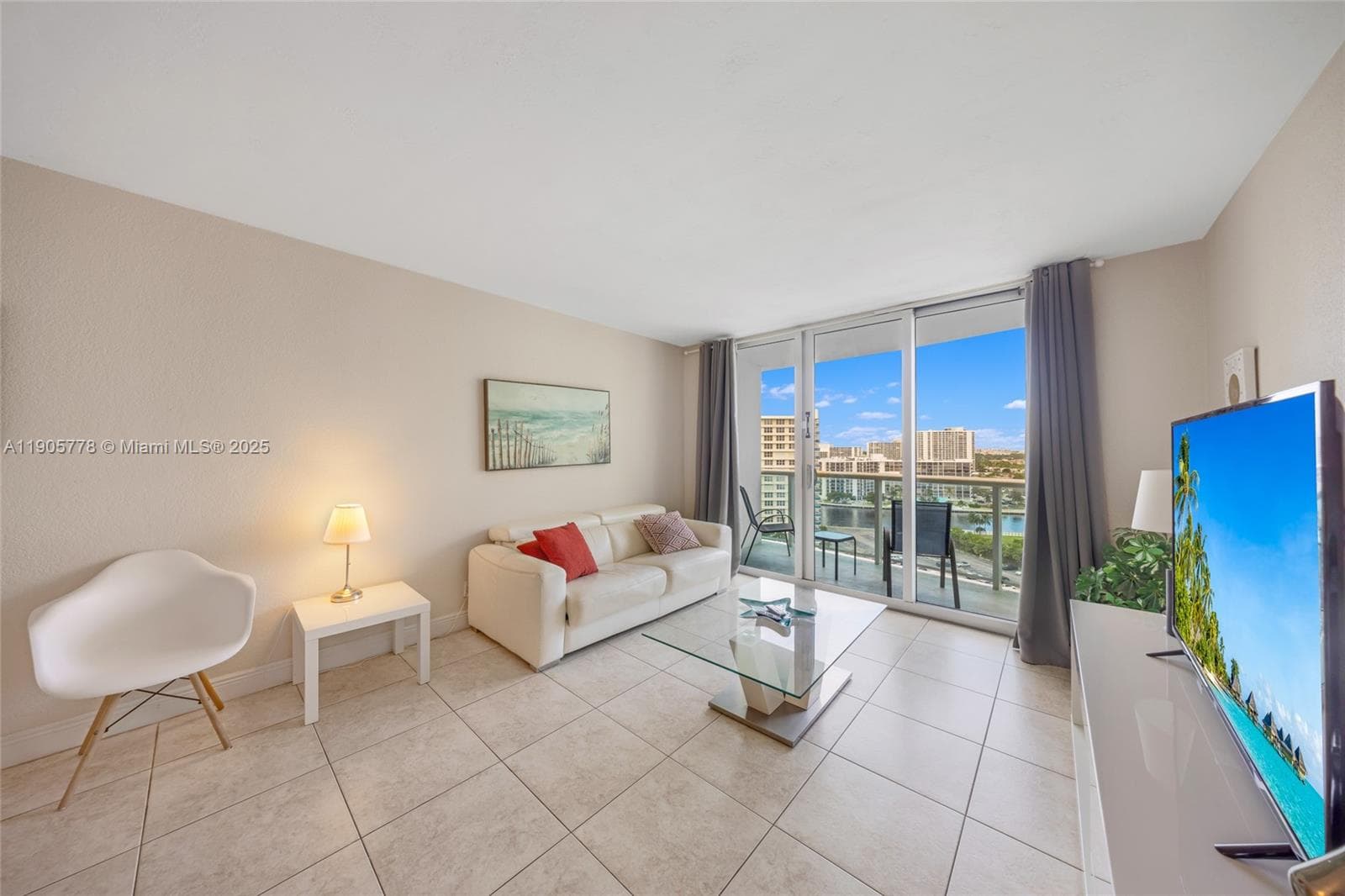 3801 S Ocean Dr 15R photo 4