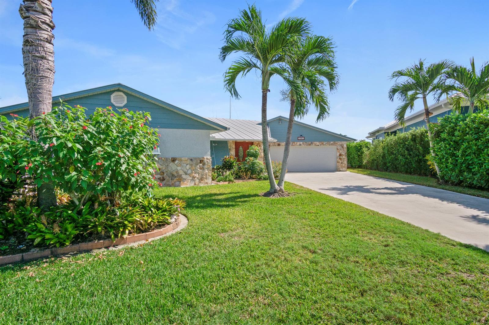 1360 SW Albatross Way photo 17