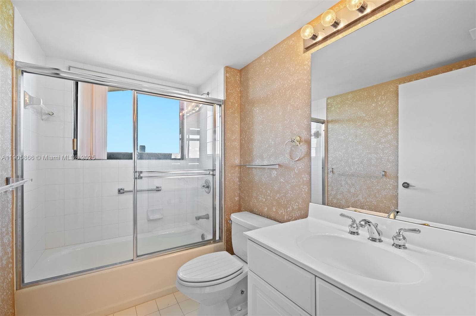 3598 Yacht Club Dr 602 photo 24