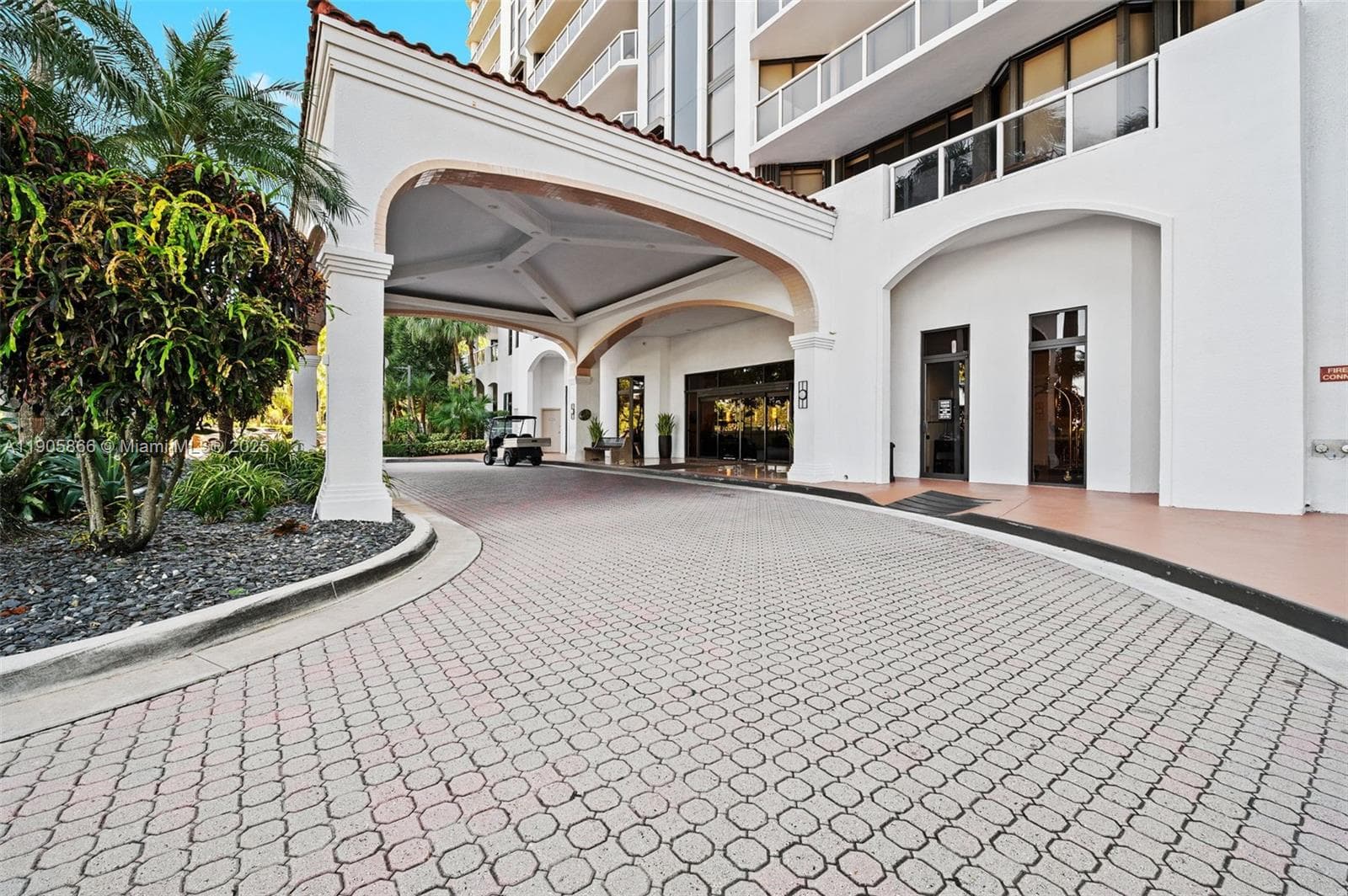 3598 Yacht Club Dr 602 photo 4