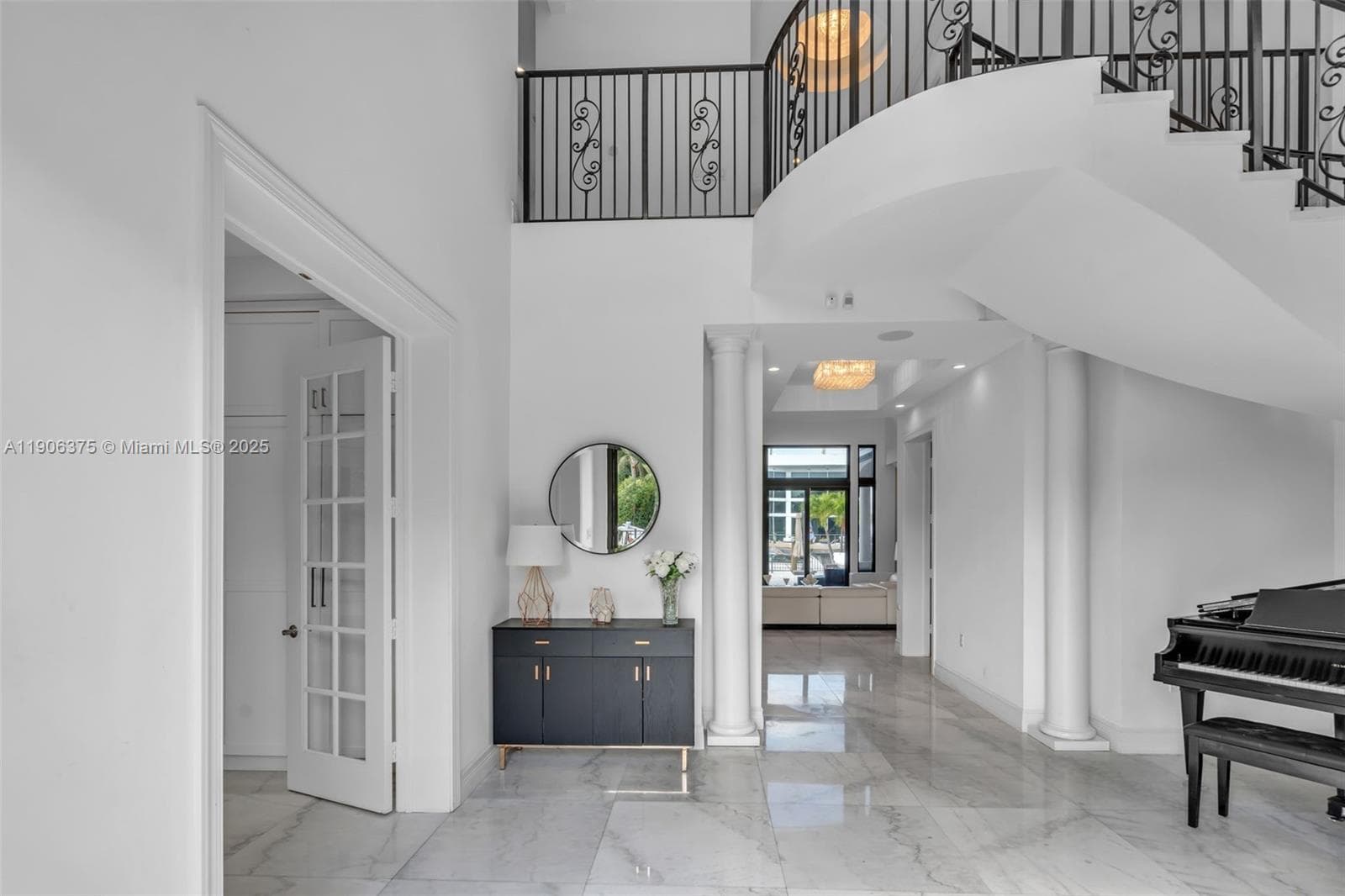 2085 Keystone Blvd photo 4