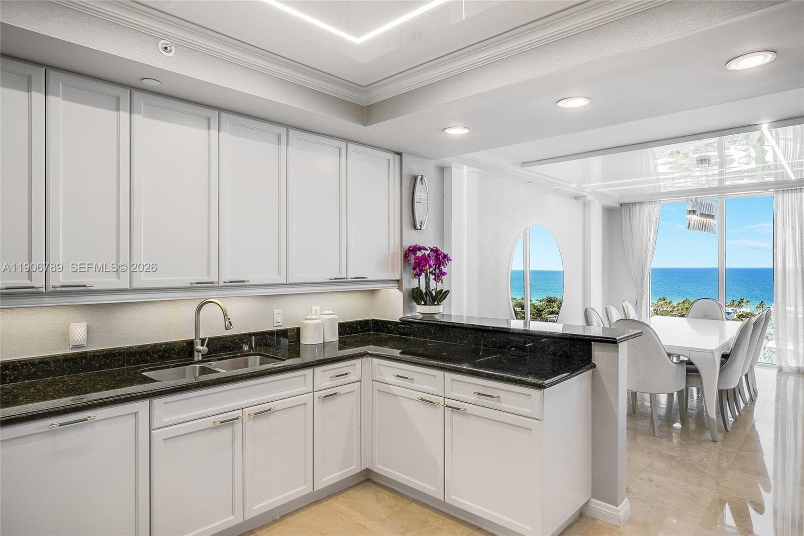 20201 E Country Club Dr 1903 photo 13