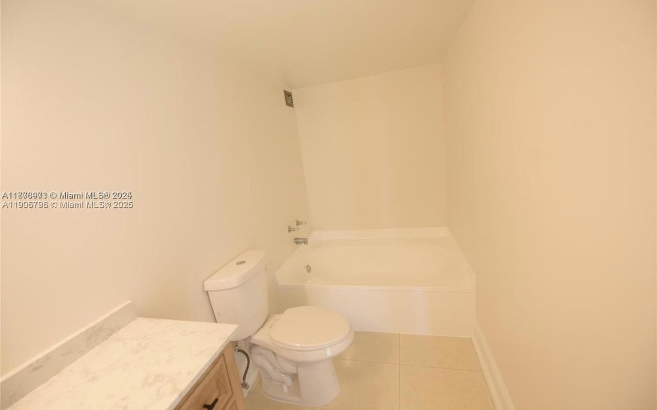 200 Leslie Dr 1124 photo 13