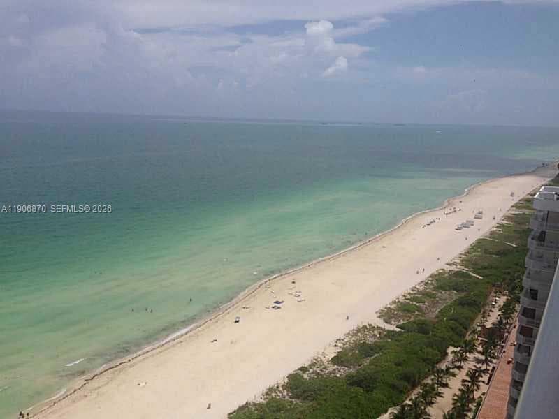 6301 Collins Ave 1402 photo 9