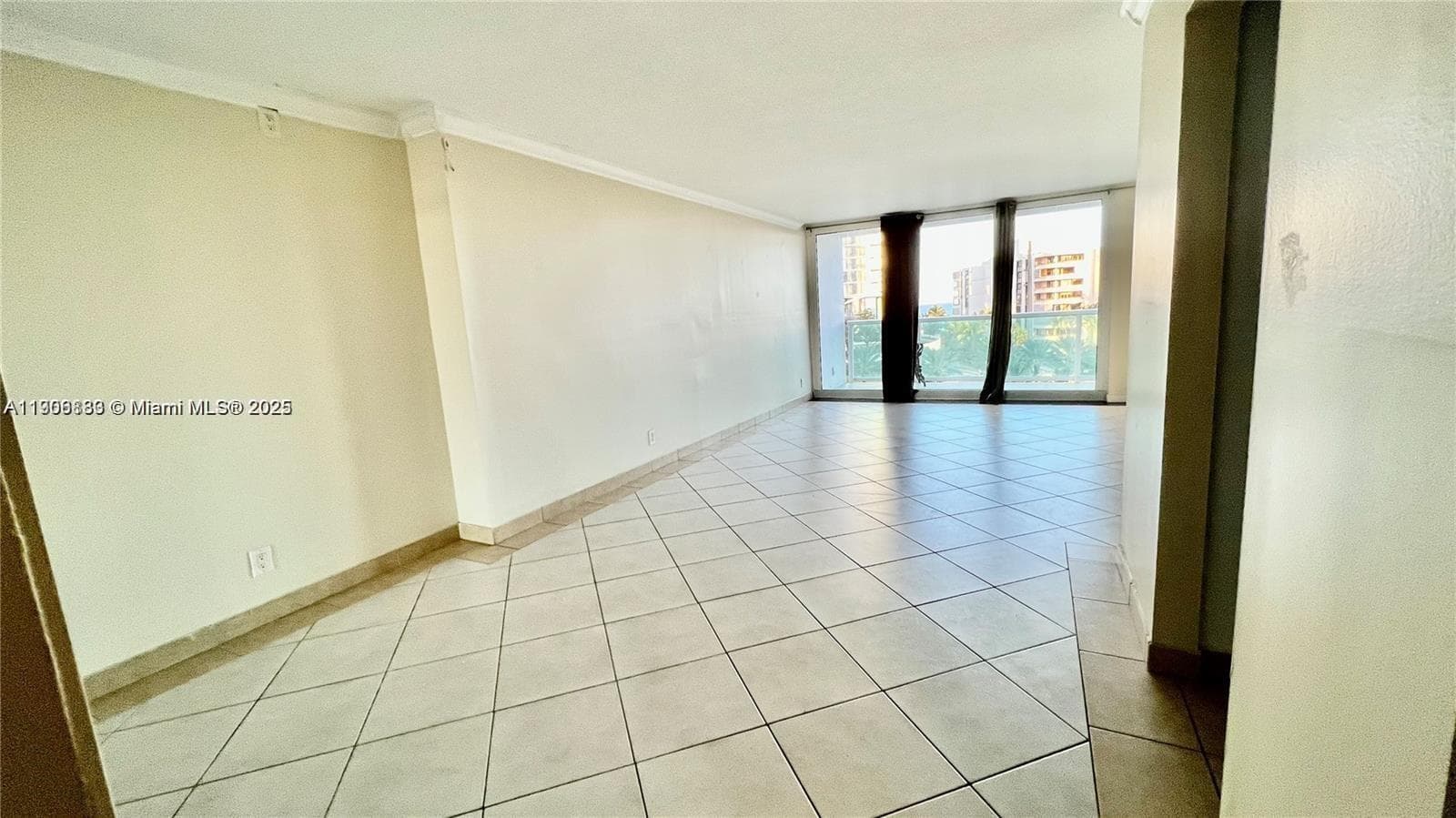 100 Bayview Dr 607 photo 2