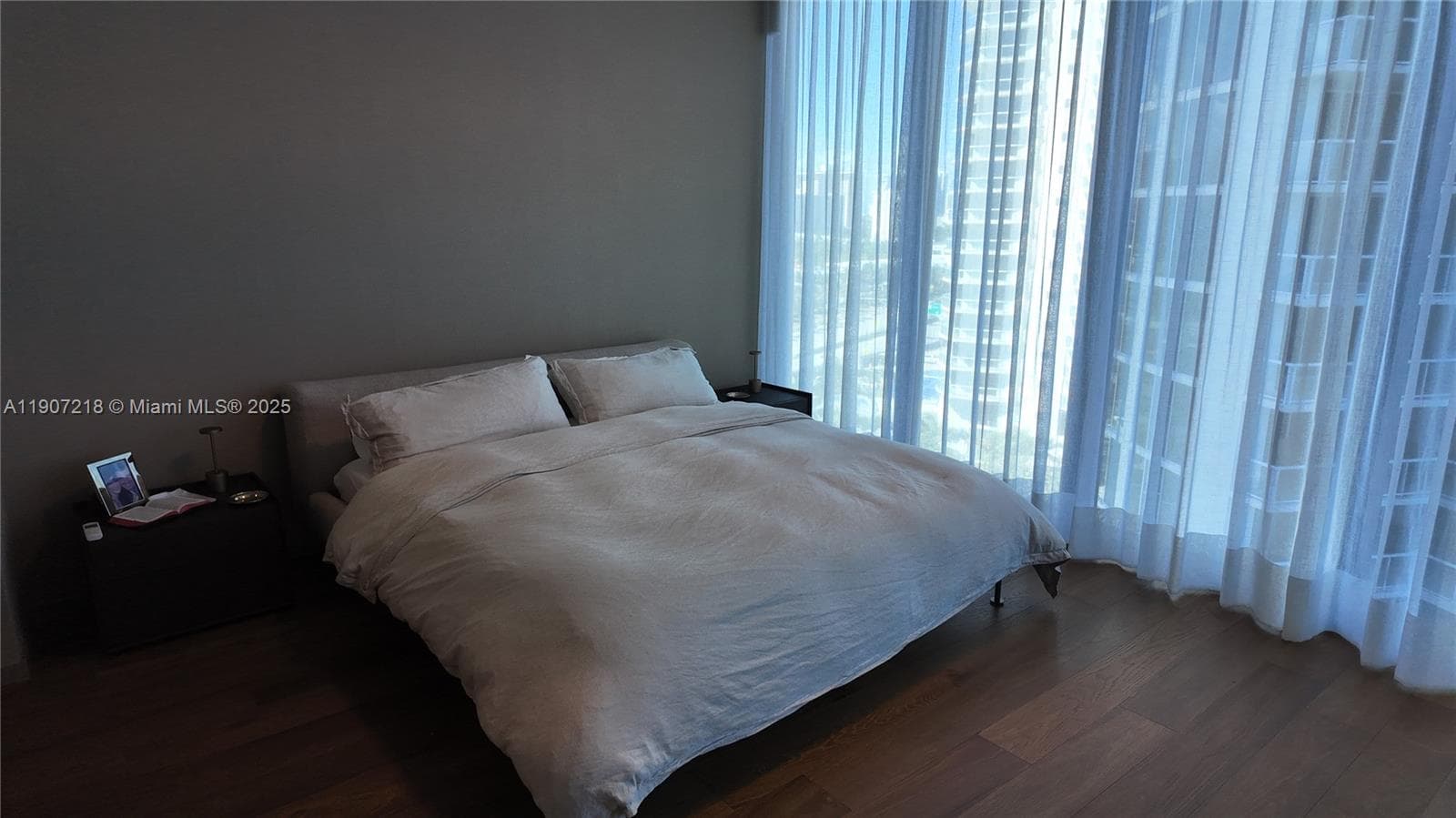 18555 Collins Ave 905 photo 13