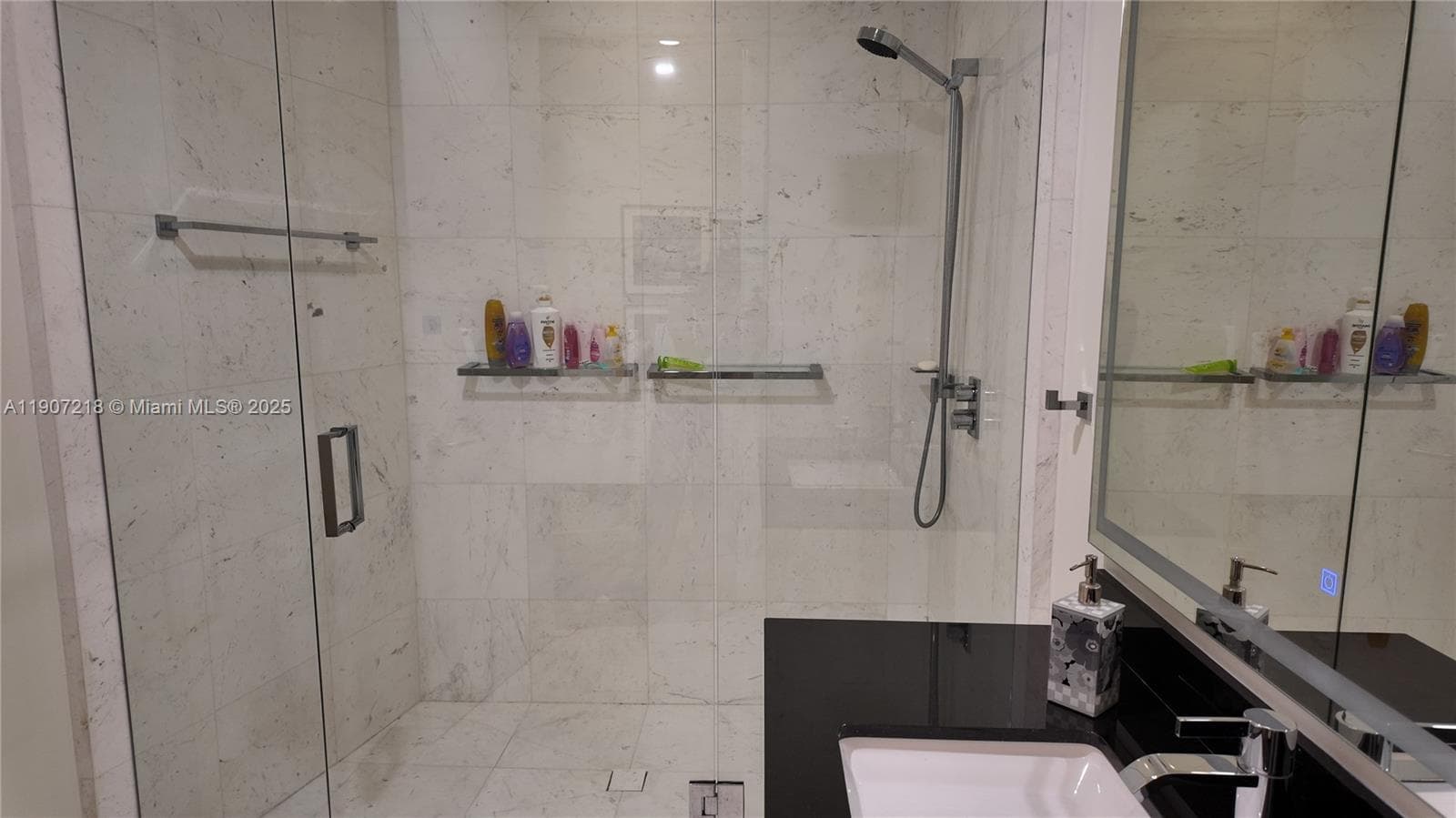 18555 Collins Ave 905 photo 15