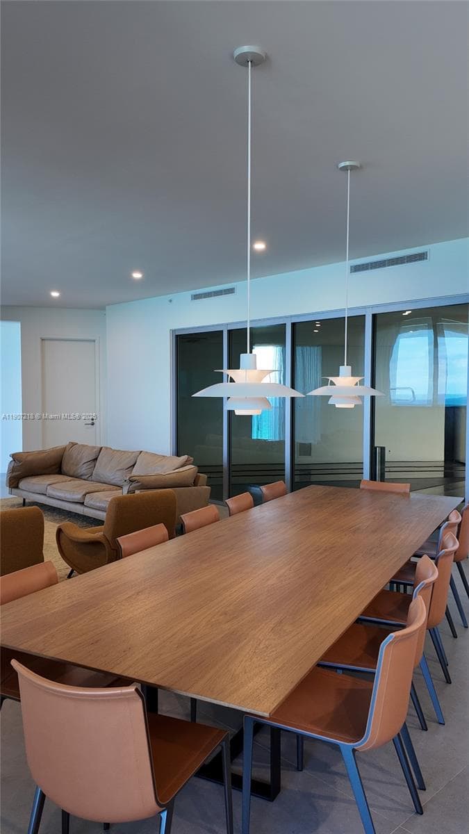 18555 Collins Ave 905 photo 4