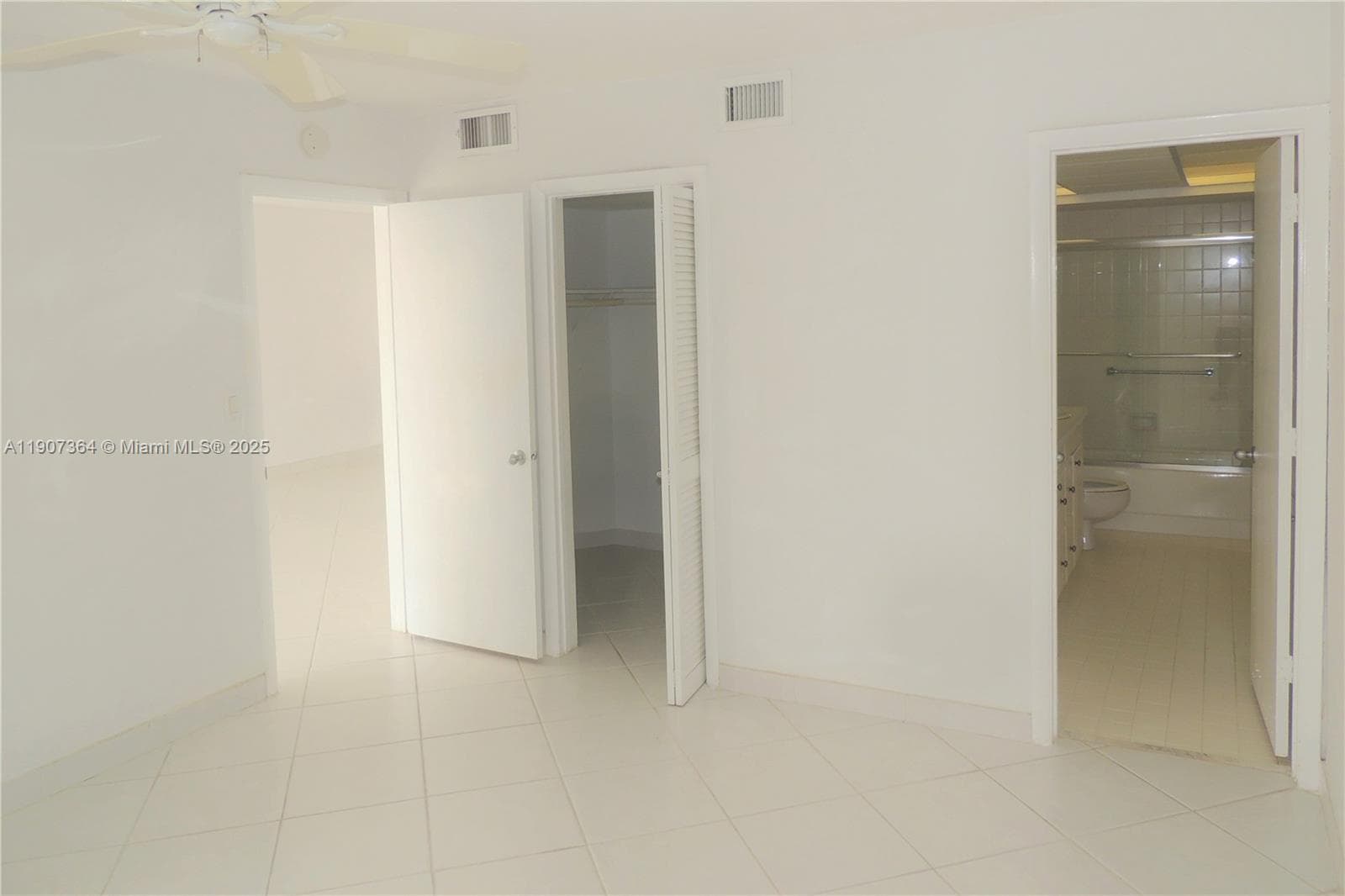 2970 NE 16th Ave 413 photo 11