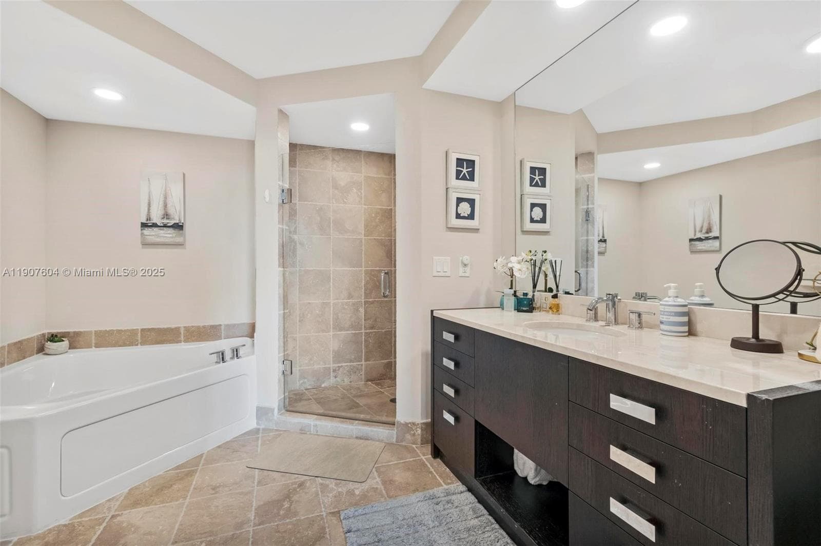 18201 Collins Ave 1408 photo 6