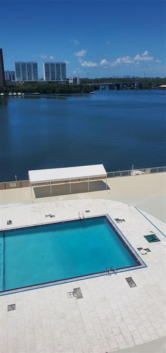250 174th Street 819 photo 4