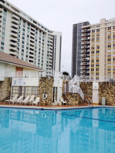 1833 S Ocean Dr 308 photo 2