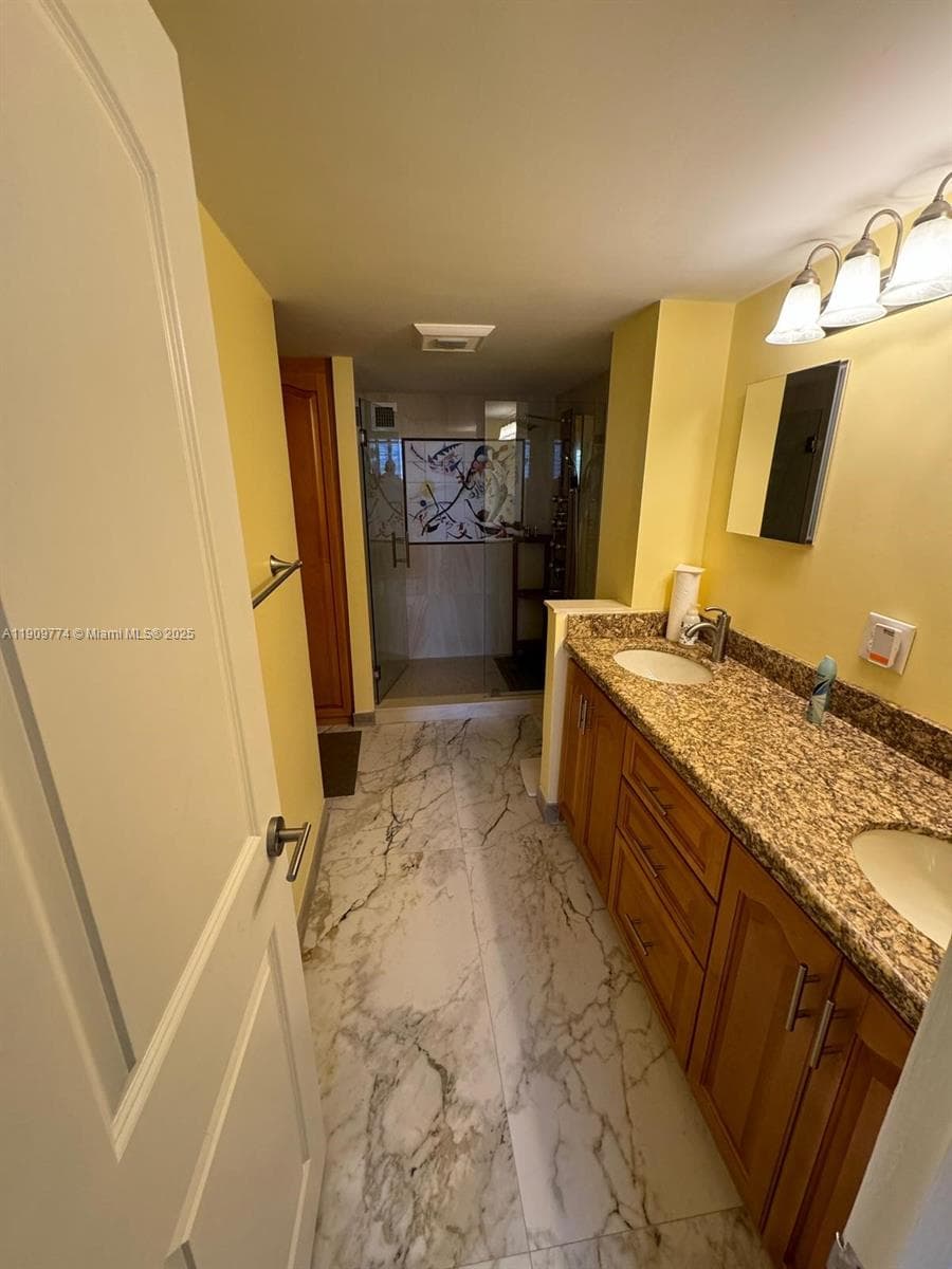 1833 S Ocean Dr 308 photo 13