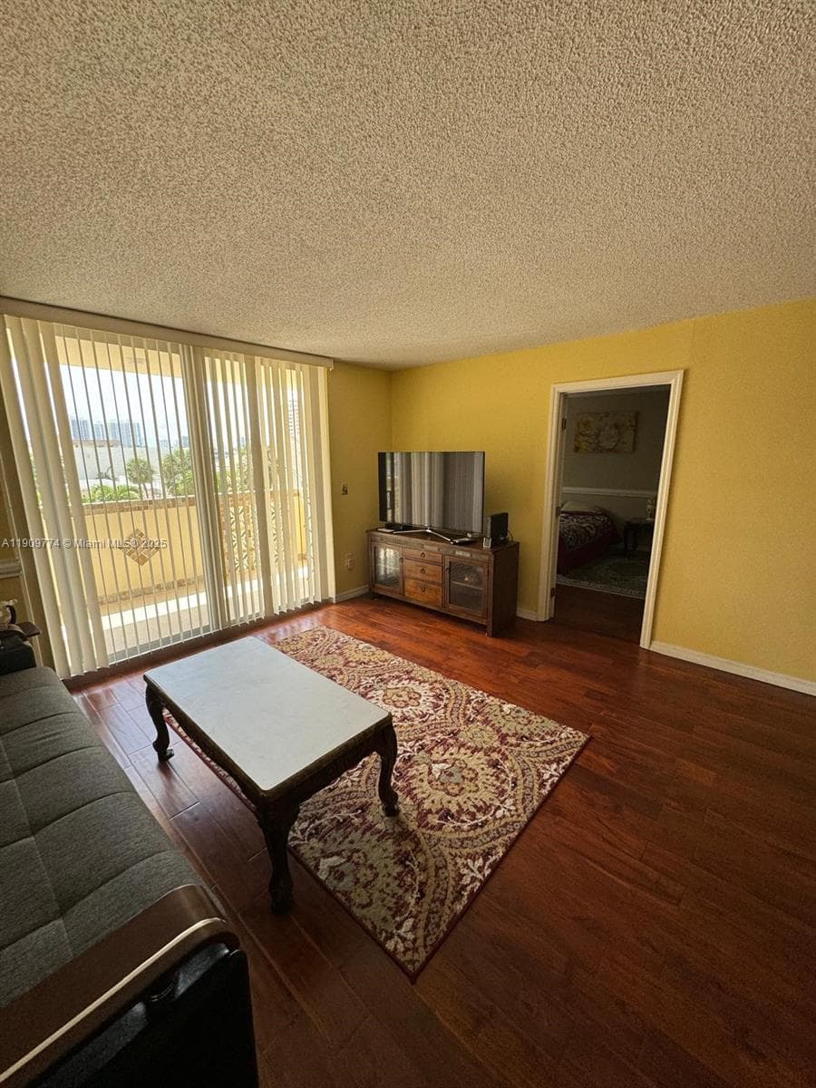 1833 S Ocean Dr 308 photo 17