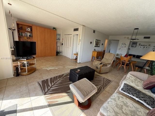 3625 N Country Club Dr 304 photo 2