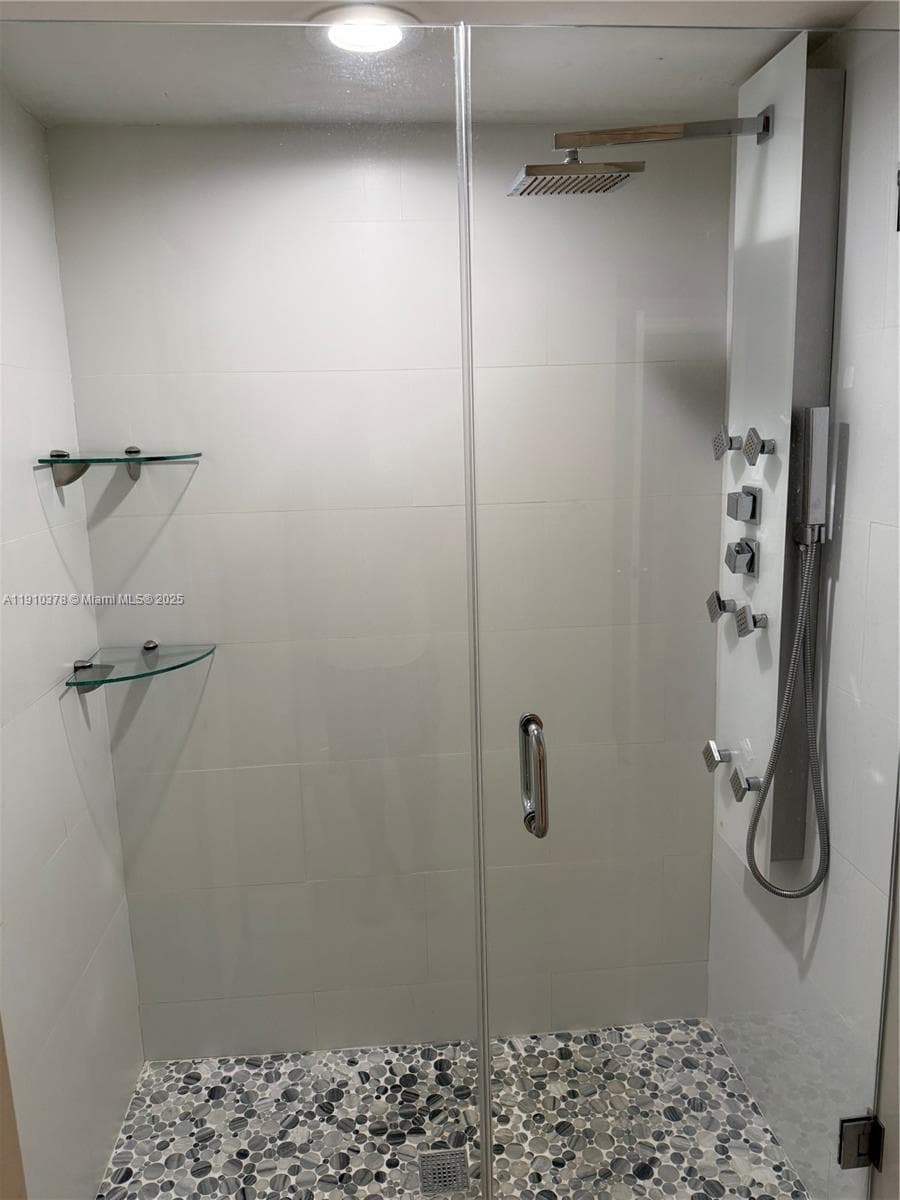 17150 N Bay Rd 2102 photo 15